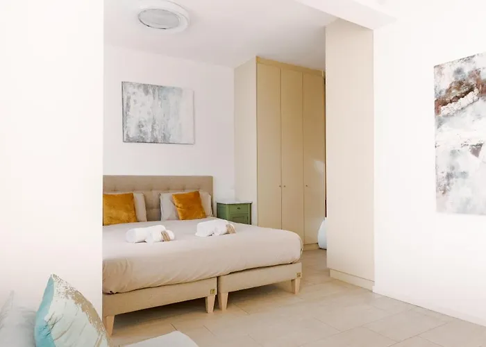 Front Pearl 5 For 6pax -by Easylife Swiss Lugano