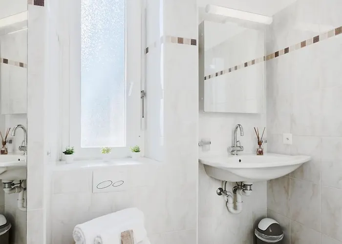 Front Pearl 5 For 6pax -by Easylife Swiss Lugano