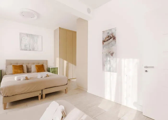 Front Pearl 5 For 6pax -by Easylife Swiss *